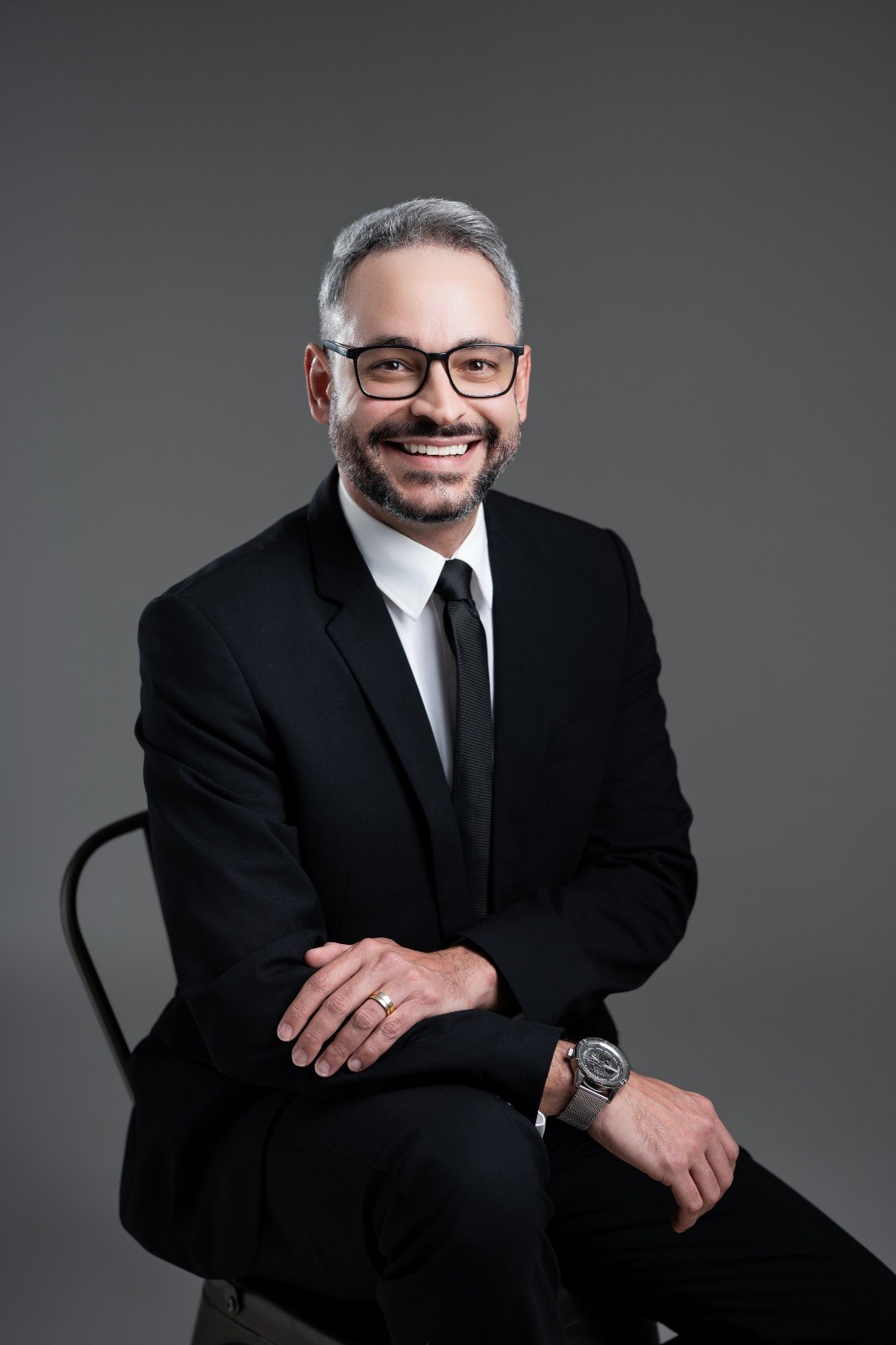 Retrato do Dr. Rodrigo Linhares, cardiologista, CRM-MT 10564